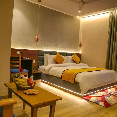 Four Leaf Hotel - Sapphire Blue, Varanasi Luaran gambar