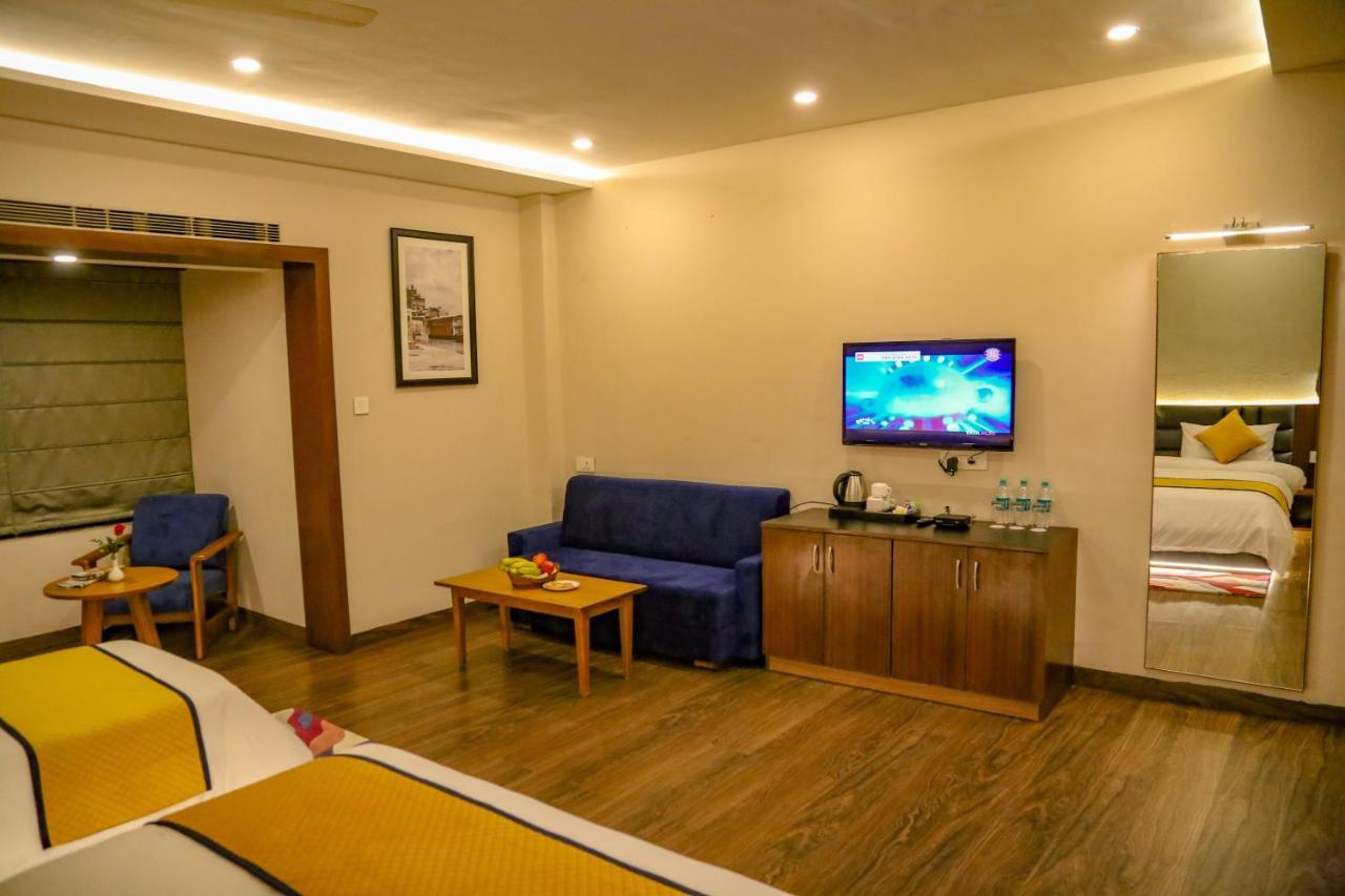 Four Leaf Hotel - Sapphire Blue, Varanasi Luaran gambar
