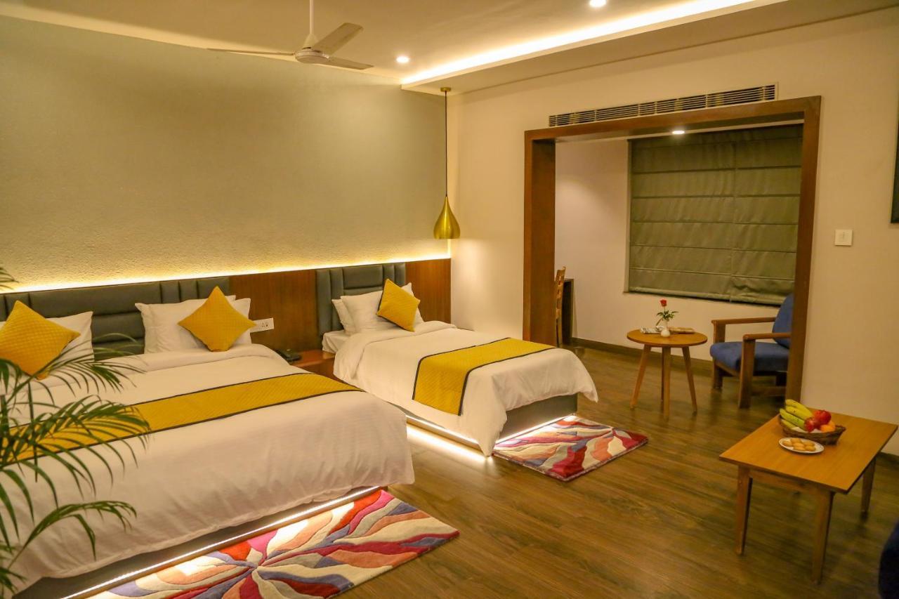 Four Leaf Hotel - Sapphire Blue, Varanasi Luaran gambar
