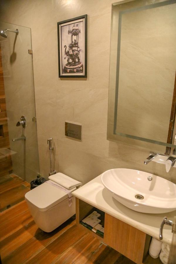 Four Leaf Hotel - Sapphire Blue, Varanasi Luaran gambar