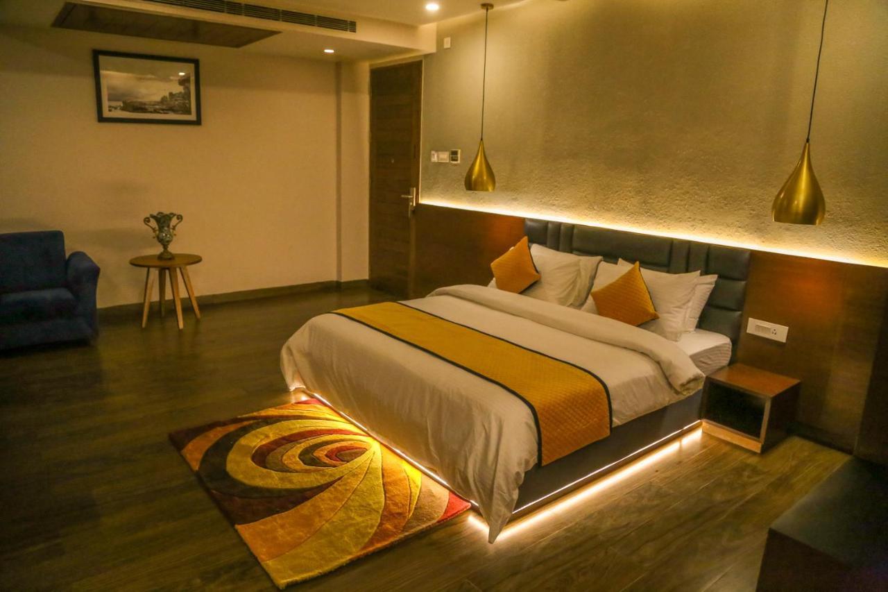 Four Leaf Hotel - Sapphire Blue, Varanasi Luaran gambar