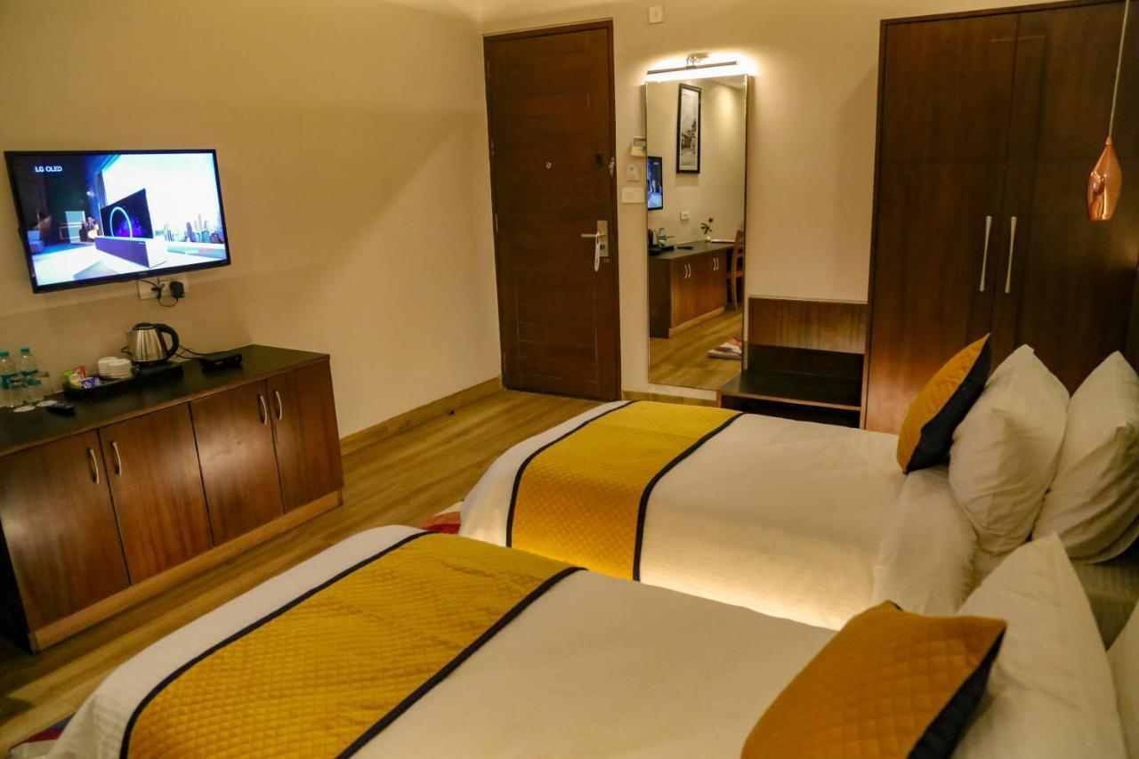 Four Leaf Hotel - Sapphire Blue, Varanasi Luaran gambar