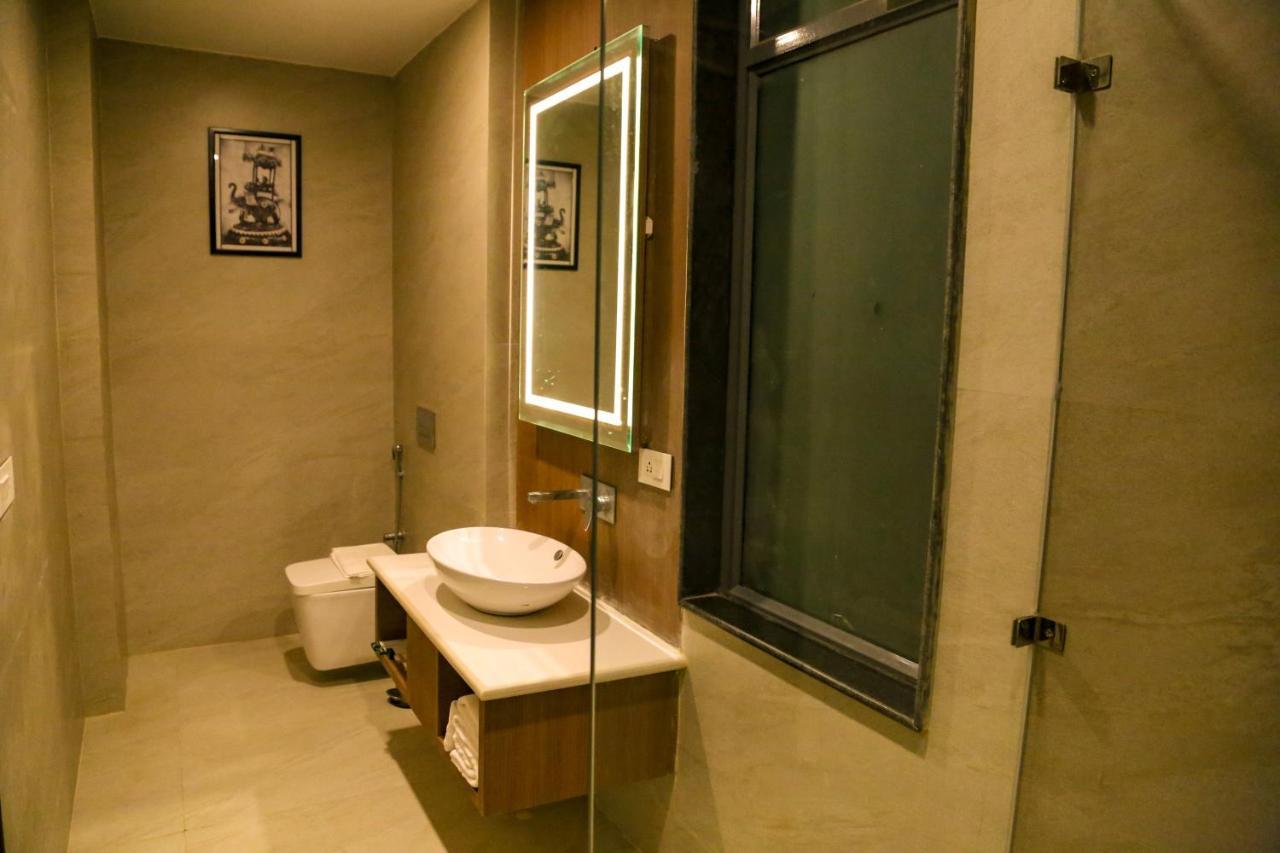 Four Leaf Hotel - Sapphire Blue, Varanasi Luaran gambar