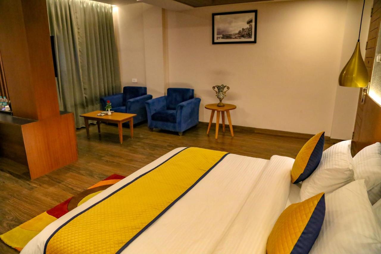 Four Leaf Hotel - Sapphire Blue, Varanasi Luaran gambar