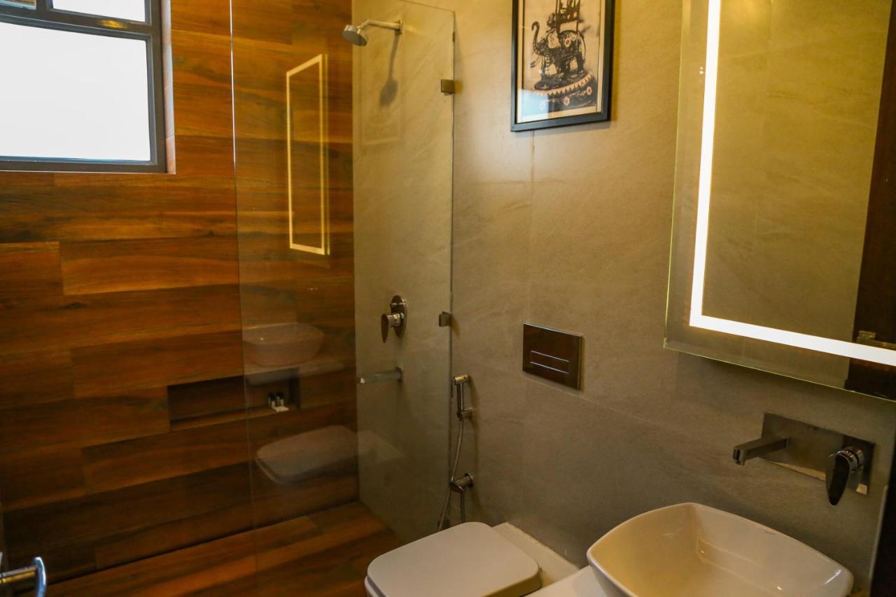 Four Leaf Hotel - Sapphire Blue, Varanasi Luaran gambar