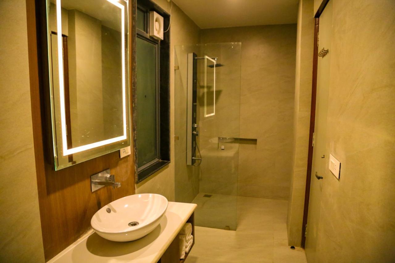Four Leaf Hotel - Sapphire Blue, Varanasi Luaran gambar