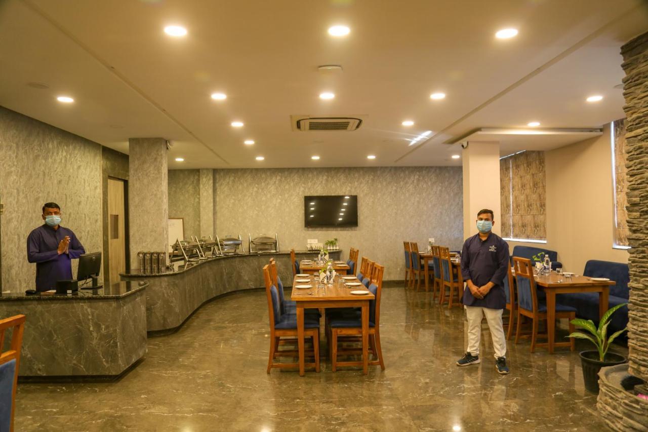 Four Leaf Hotel - Sapphire Blue, Varanasi Luaran gambar