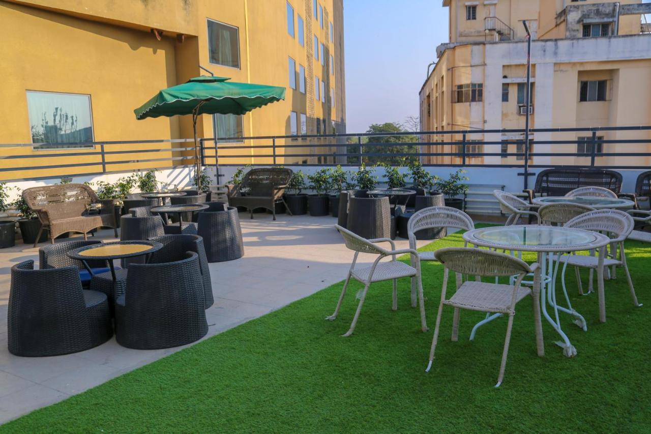 Four Leaf Hotel - Sapphire Blue, Varanasi Luaran gambar